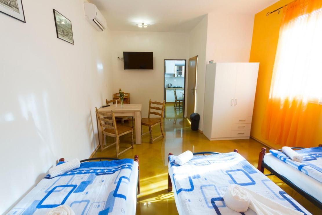 Apartmany Bowling Frydlant Bagian luar foto