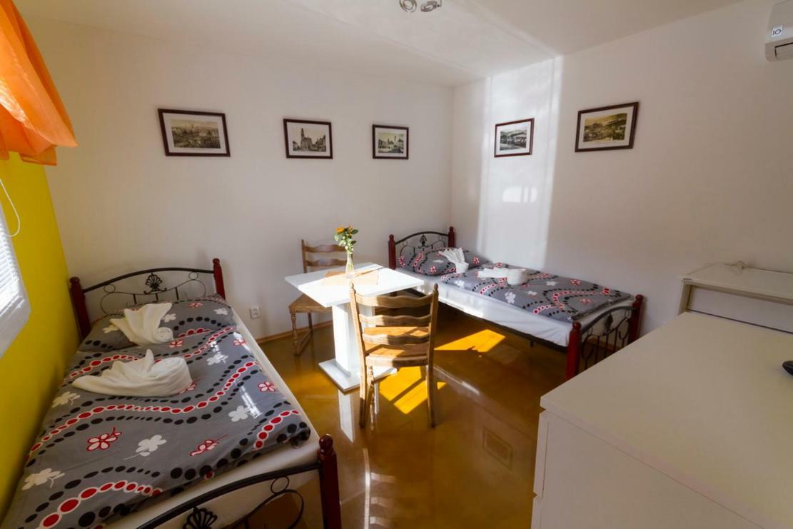 Apartmany Bowling Frydlant Bagian luar foto