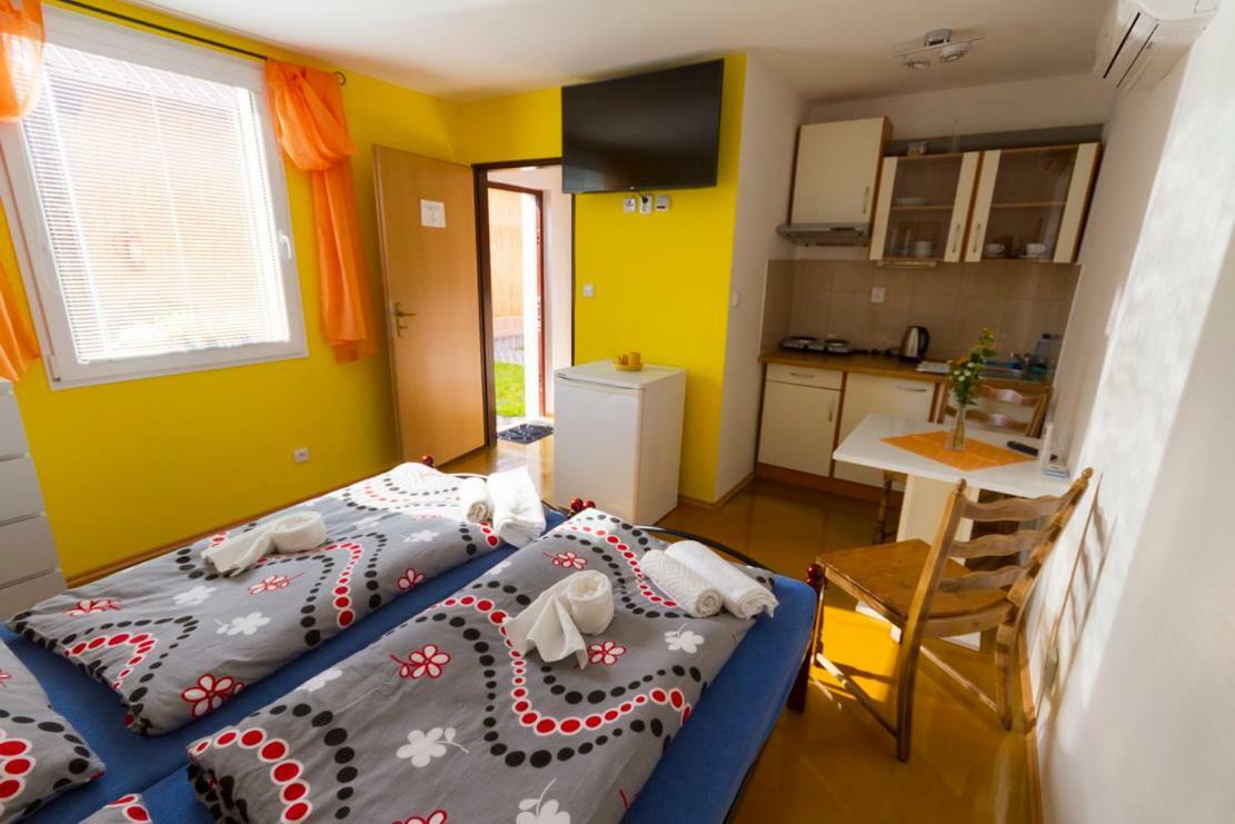 Apartmany Bowling Frydlant Bagian luar foto